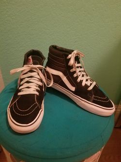 Vans Black/ white color..size 2 youth..Good Condition!