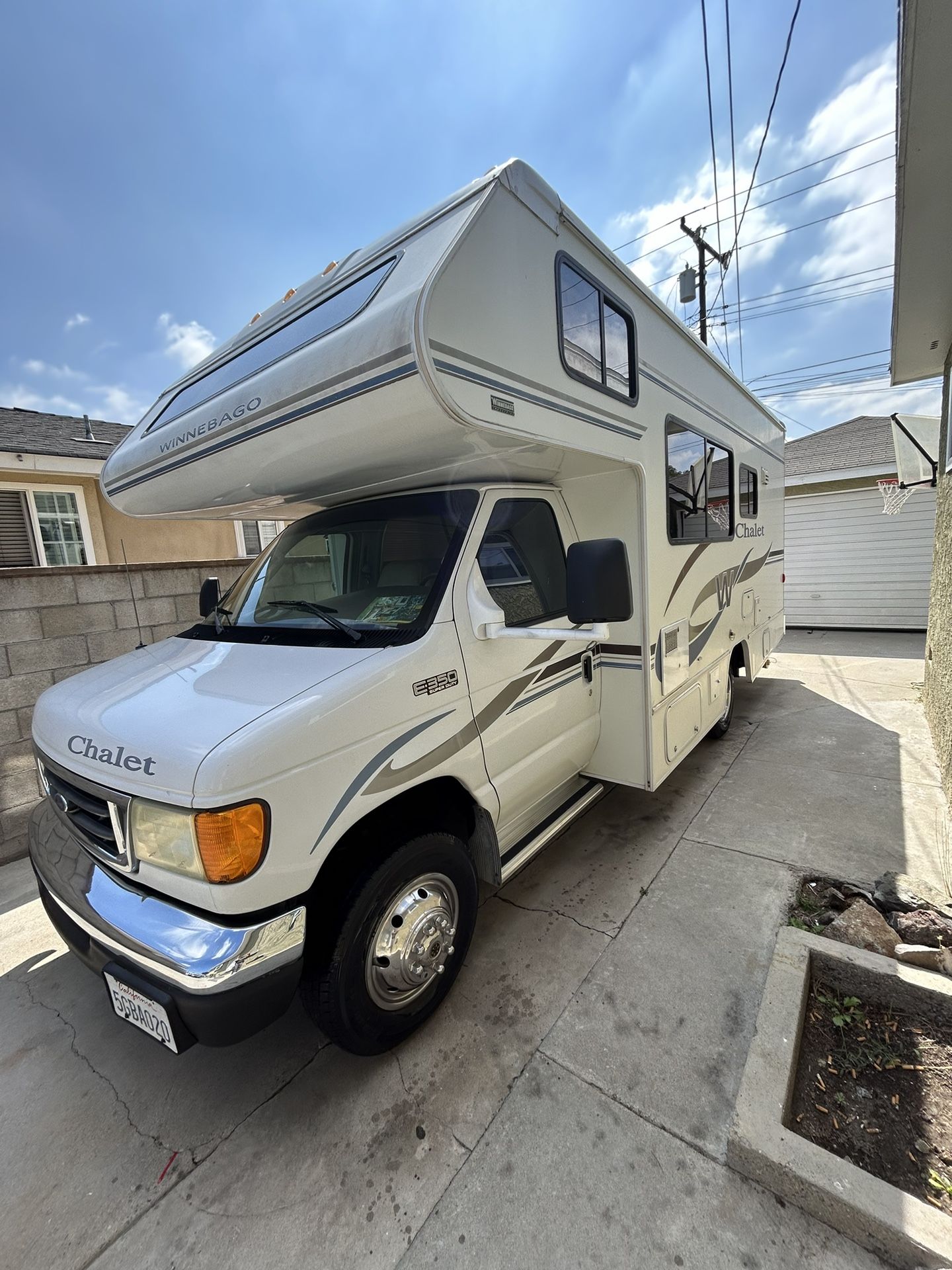 2006 Winnebago Chalet