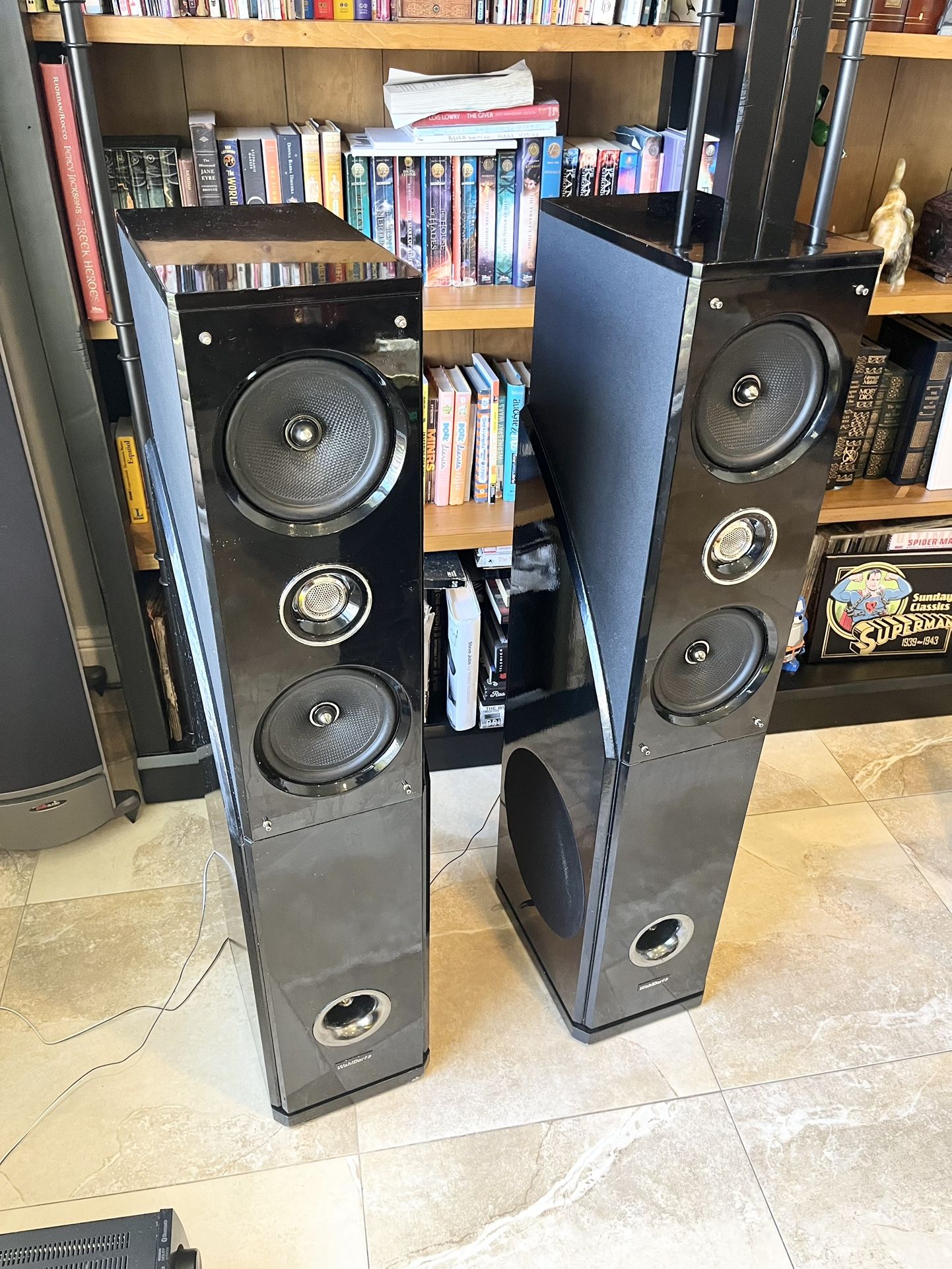 (2) Dual 6.5β π + 8β Sub 100w Tower Speakers!