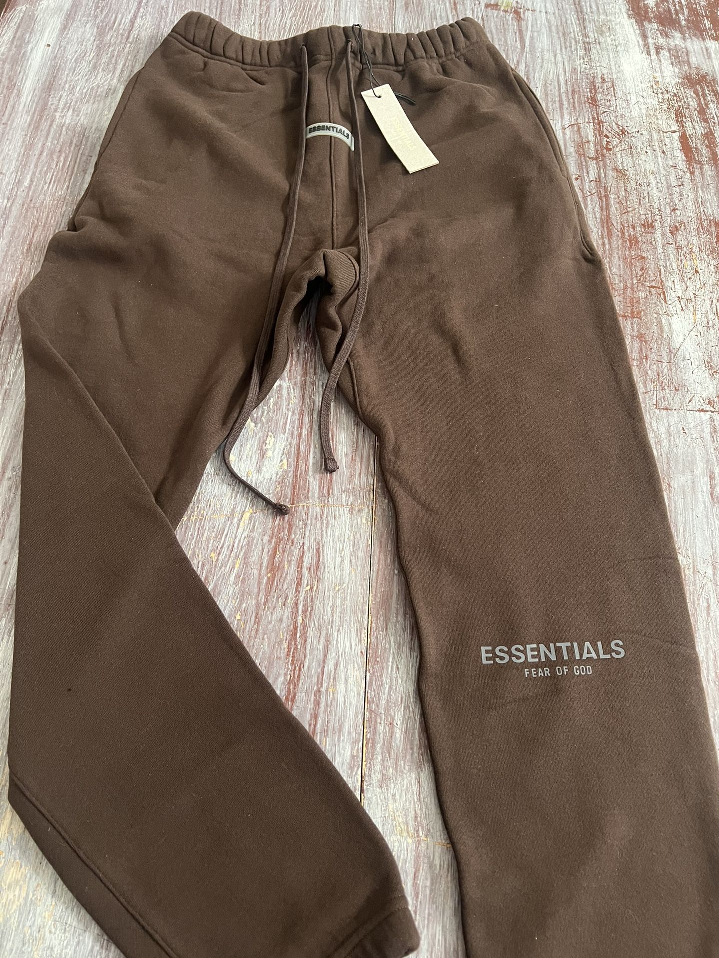 Essential Sz M Brand New