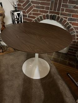 MCM Wood Tulip Round Table