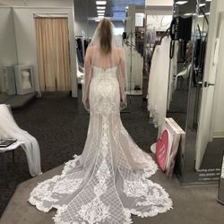 Wedding Dress NEVER WORN 