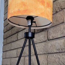 Tripod Tabletop Lamp