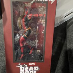 Diamond Gallery Marvel Lady Deadpool Statue 