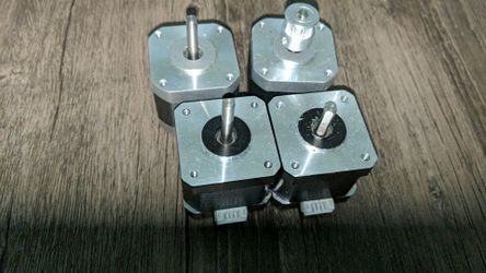 4 NEMA 17 Stepper 3d printer motors