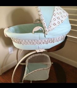 Baby Planet Eden convertible Bassinet for Sale in Fort Worth TX