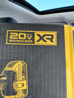 Dewalt Roofing Gun Cordless DCN45RND1