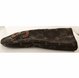 UNISEX Authentic Louis Vuitton Monogram Golf Club Cover for Sale in West  Covina, CA - OfferUp