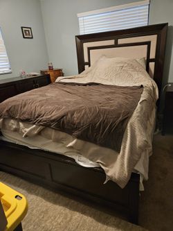 Queen Bedroom Set