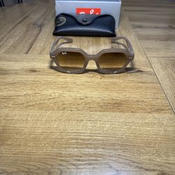 RayBan
