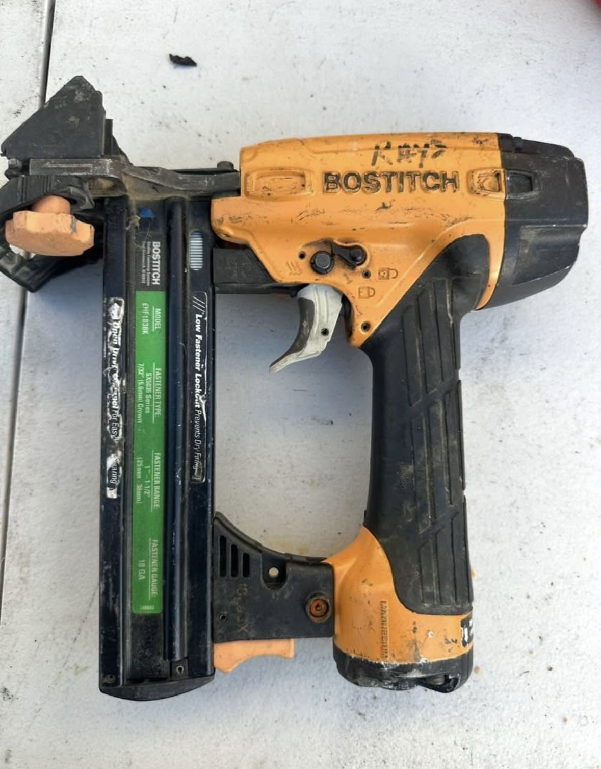 Bostitch EHF1838K 18GA FLOORING NAILER