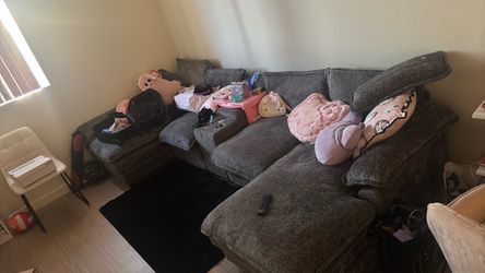 Couch grey