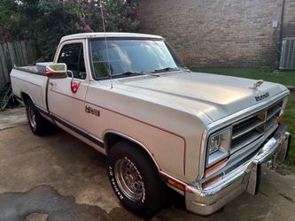 1989 Dodge D100