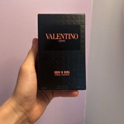 Valentino Born In Roma Coral Fantasy 