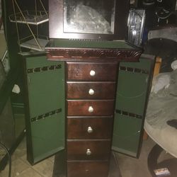 Beautiful cherry wood stand up jewelry box