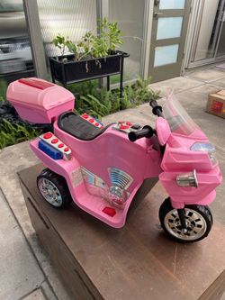Battery powered tricycle