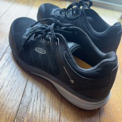 Keen Utility Men’s size 11D Vista Energy Low Height Sneakers Composite Toe Industrial Work Shoes