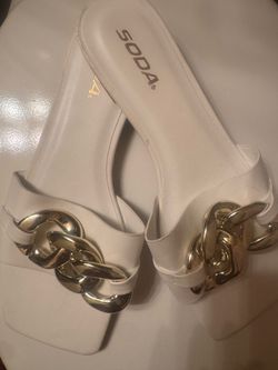 Soda sandals