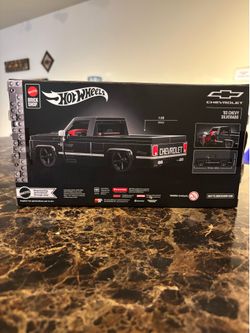 HOTWHEELS  C10-Silverado