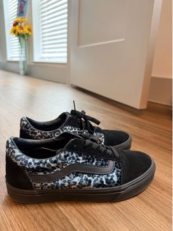 Women’s  Leopard vans