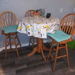 Kitchen Table Set. Oak Bar Height Table And 3 Stools