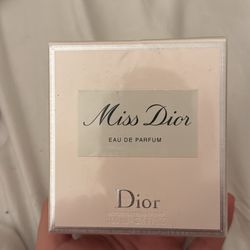 miss dior perfume 