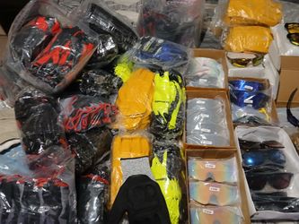 Gloves dealer