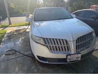 2010 Lincoln MKT