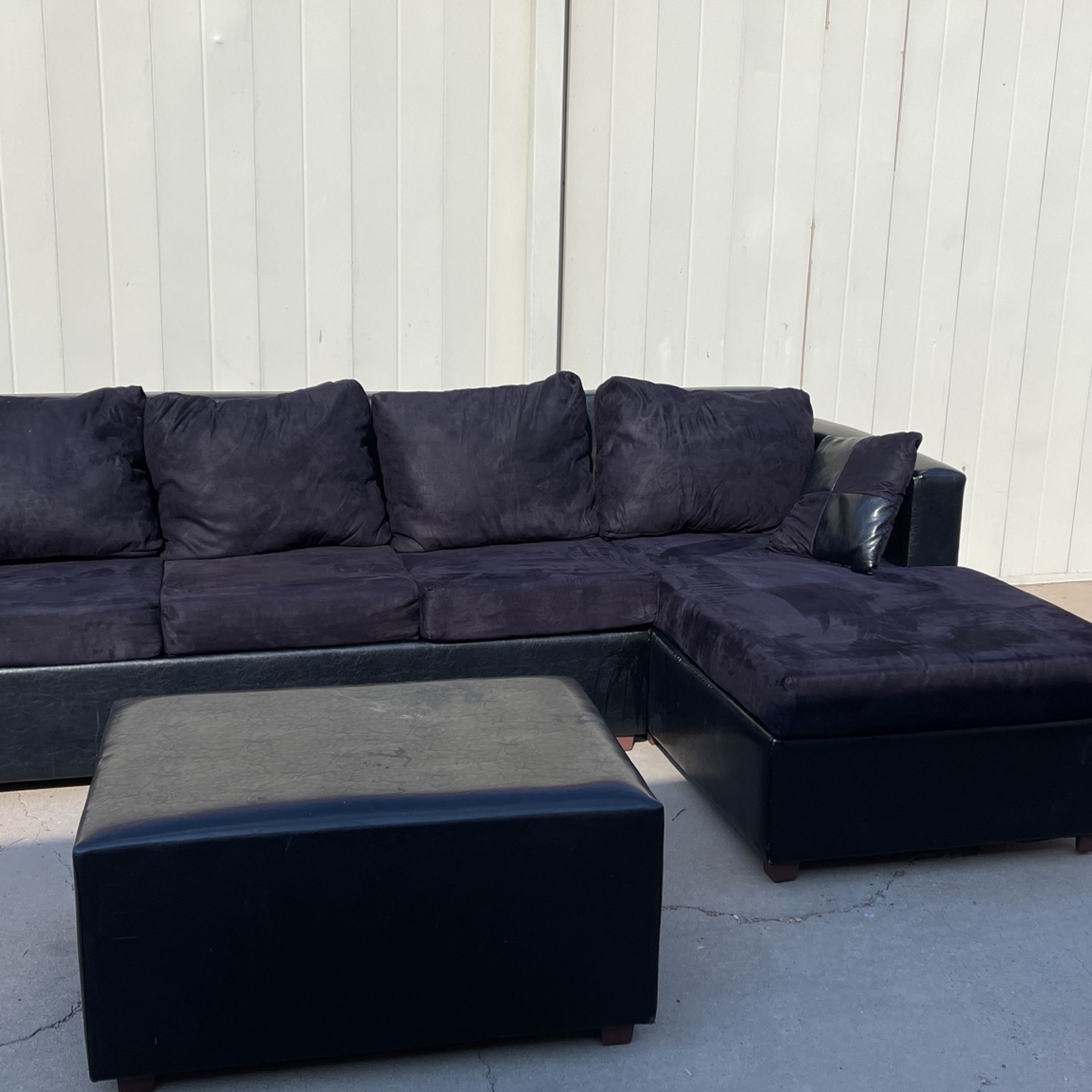 Couch L-Sectional (Sillons)