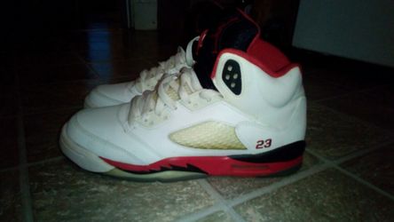 Jordan's retro 5's size 6.5