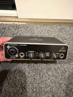 Behringer UMC22 USB Audio Interface