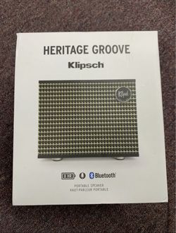 Klipsch Heritage Groove Portable Bluetooth Speaker in Black, Matte Black
