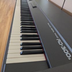 🎹 Roland RD-300S Digital Stage Piano – $275 OBO