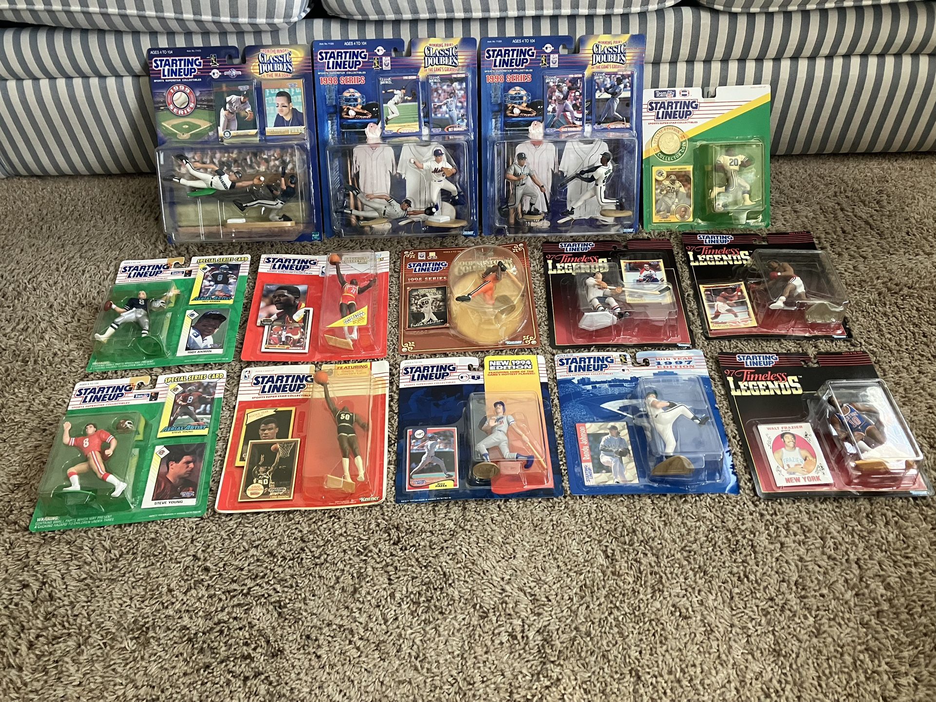Lot of 14 Starting Lineup figures from 1991 to 1999!!