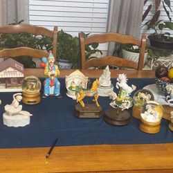 19 Collectible Music Boxes