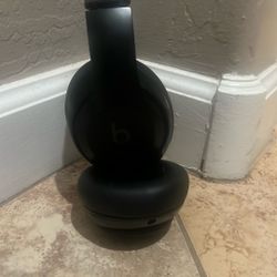 Black Beats Studio Pro 3
