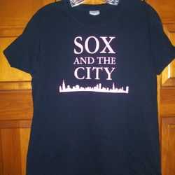 WOMEN'S MEDIUM CHICAGO WHITE SOX AND THE CITY SEX IN THE CITY SPINOFF SHIRT
