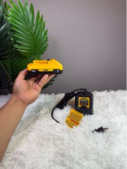 Dewalt 4Ah Battery Kit