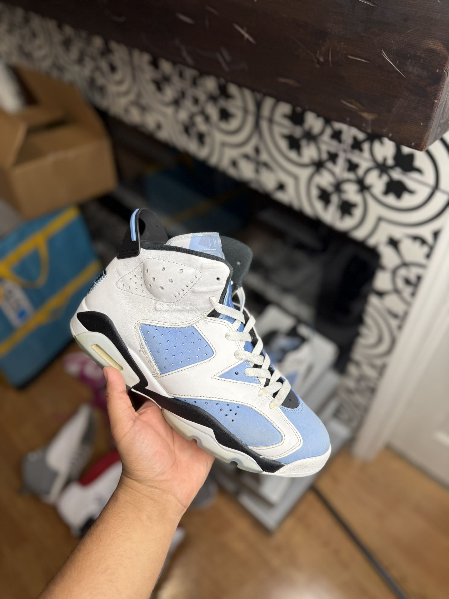 Jordan 6 UNC