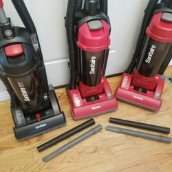 NEW cond  COMMERCIAL SANITARE  VACUUM WITH COMPLETE ATTACHMENTS  , AMAZING POWER SUCTION  , WORKS EXCELLENT  , IN THE BOX 