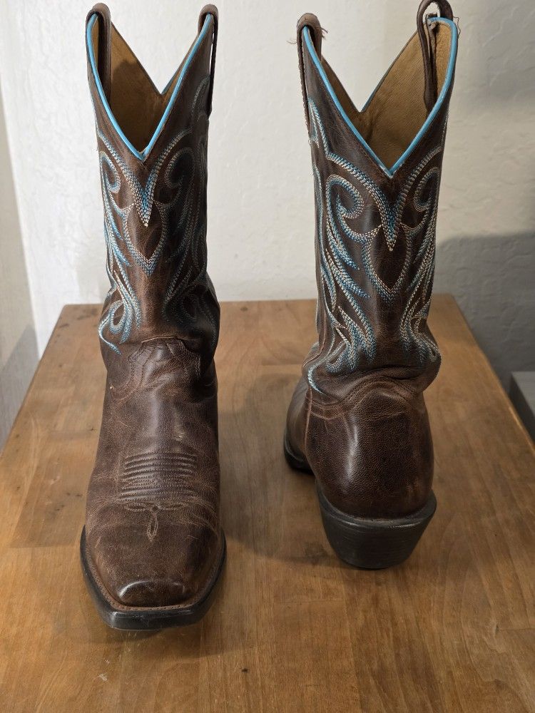 Women's Boots Size 9
