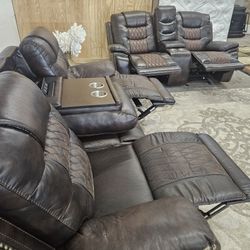 Stunning Leather Reclining Sofa Set