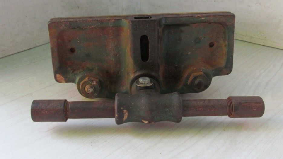 Heavy Duty Woodworking Under Bench Mount Table Vise