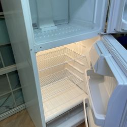 Refrigerator (Hot point ) G.E.