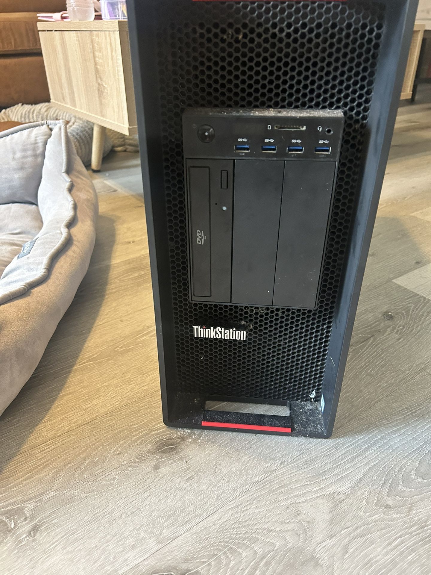 Lenovo ThinkStation P910