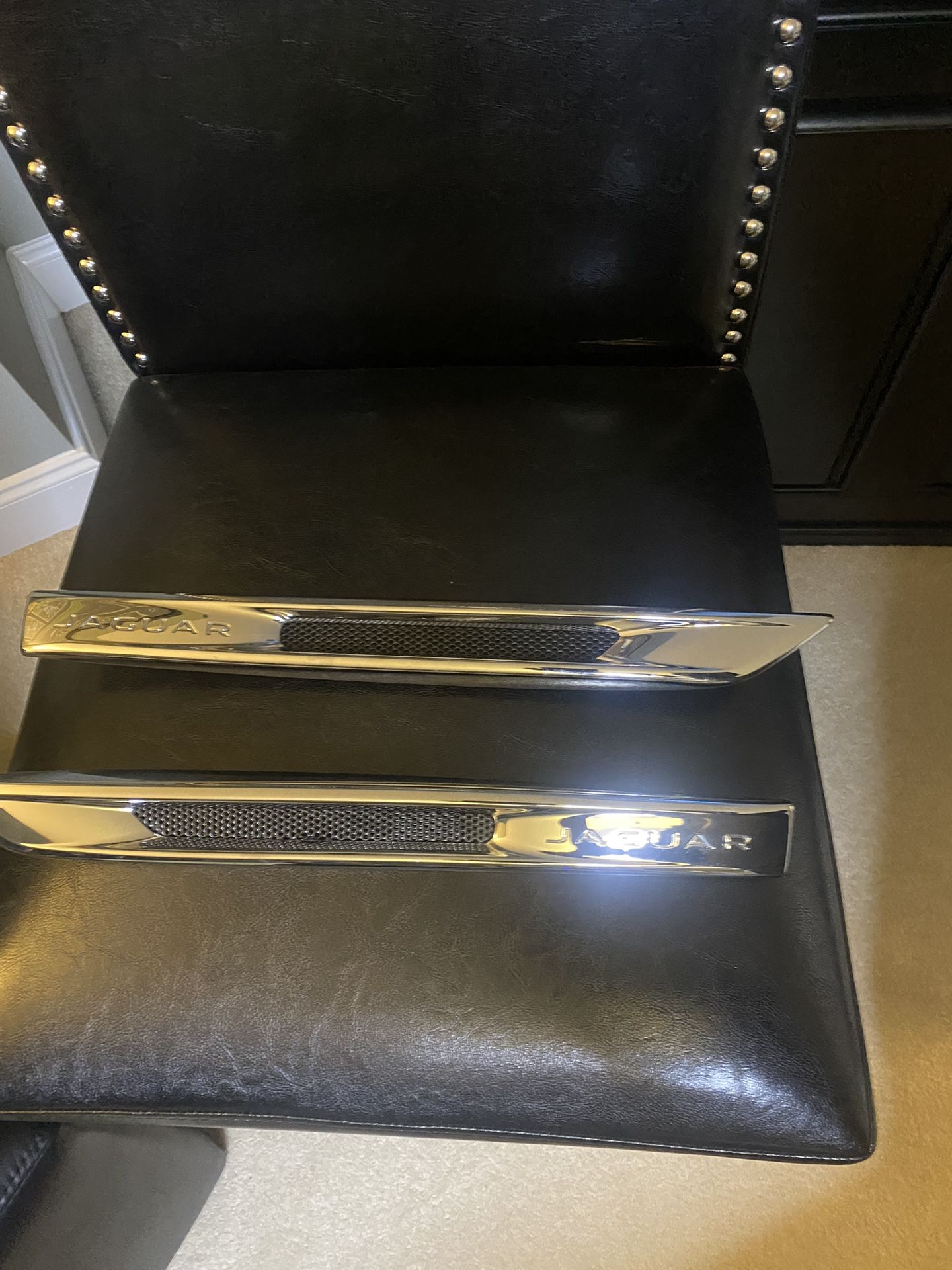 Jaguar XJ Or XJL Side Fender Vents