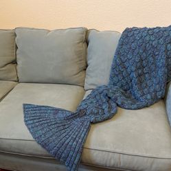 Mermaid Tail Knitted Blanket 