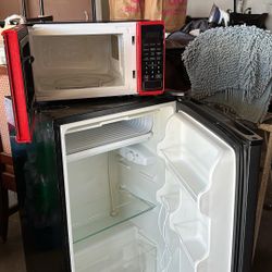 Fridge And microwaves