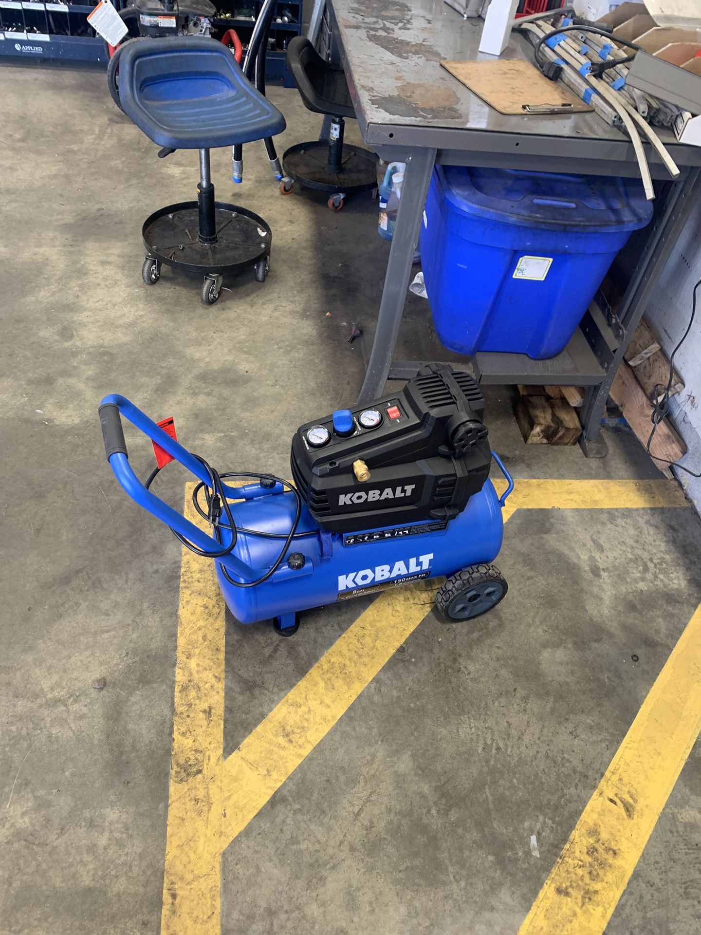 Kobalt 8 gallon oil less air compressor