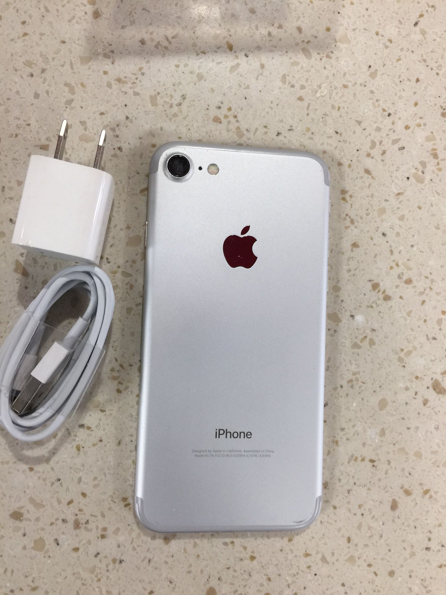 iPhone 7 128g T-Mobile like new